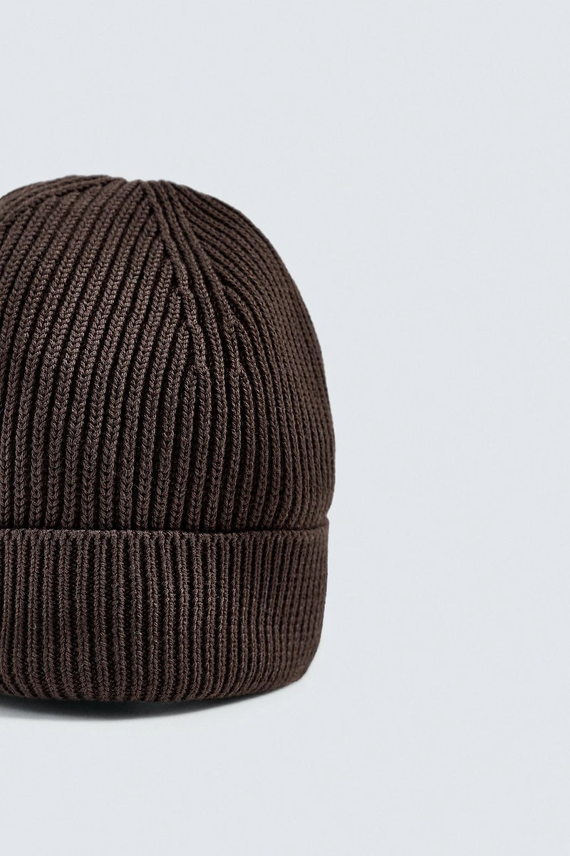 BONNET EN MAILLE BASIQUE
