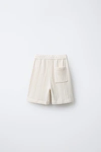 TEXTURED STRAIGHT SHORTS