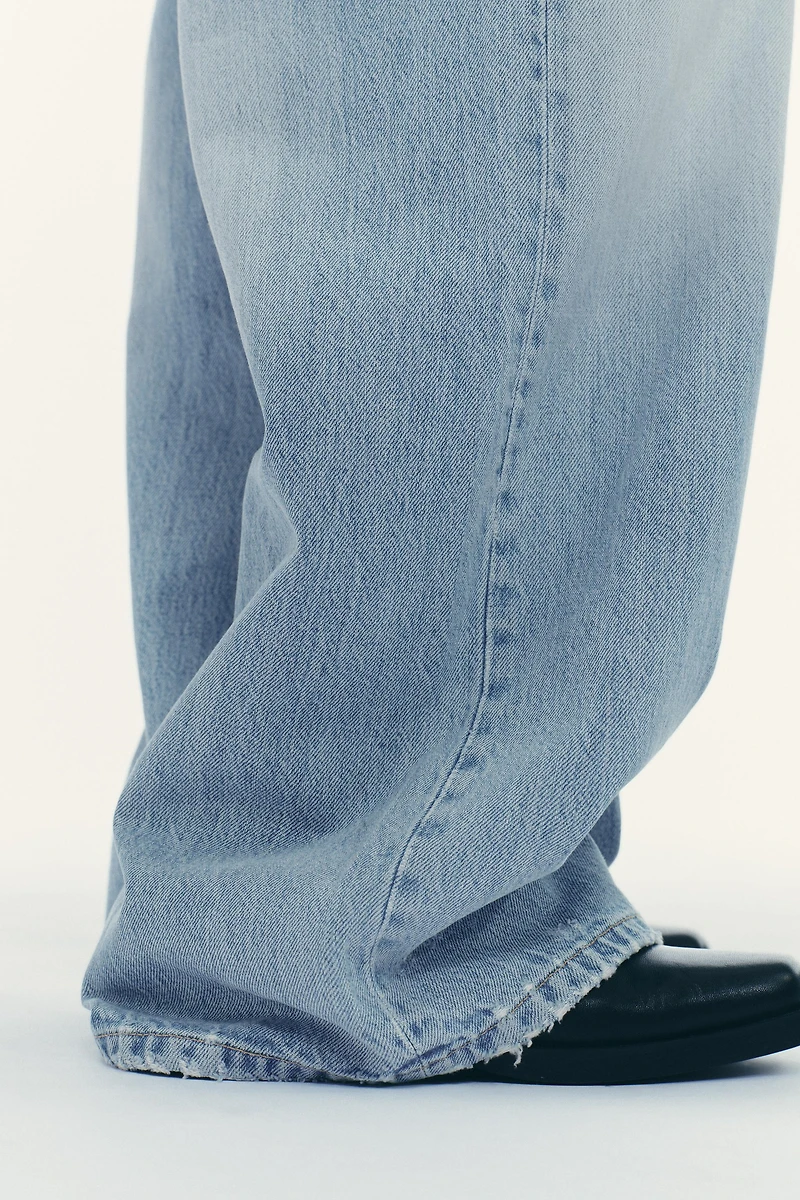 TRF HIGH-WAIST WIDE LEG CROSSOVER JEANS