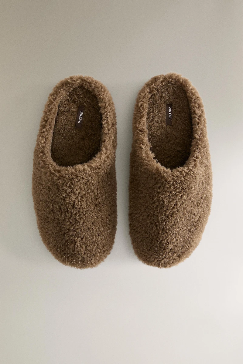 FAUX FUR SLIPPERS