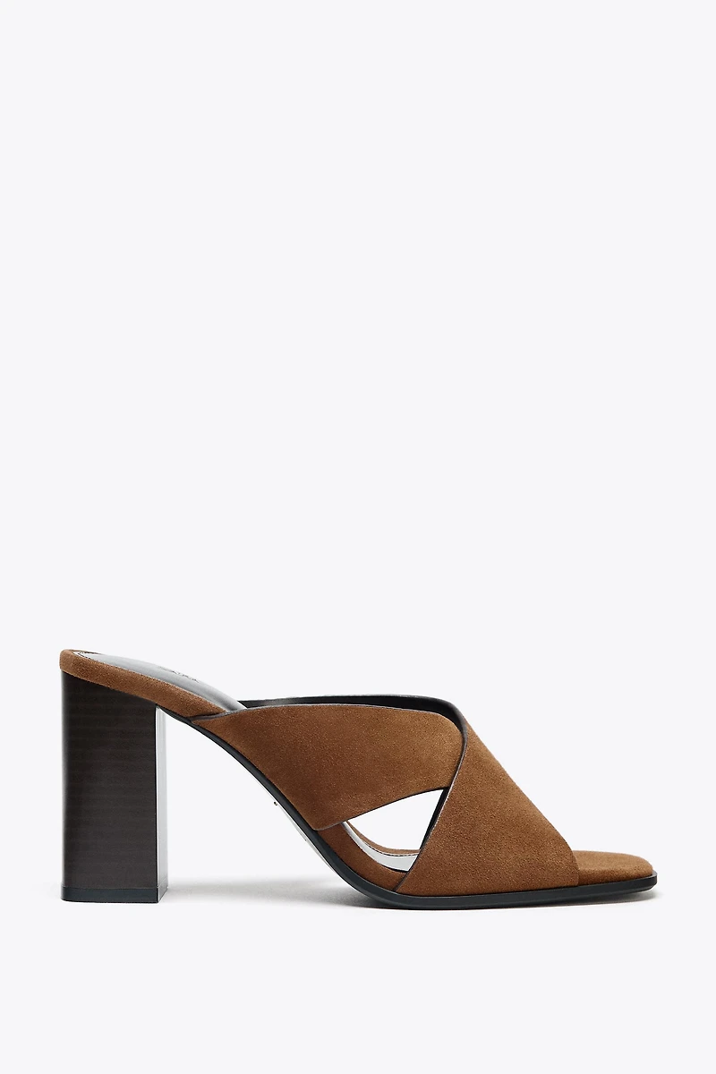 WIDE HEELED SPLIT LEATHER SANDALS