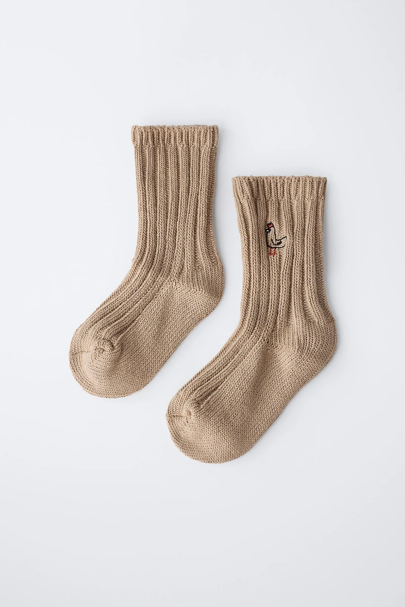 EMBROIDERED KNIT SOCKS