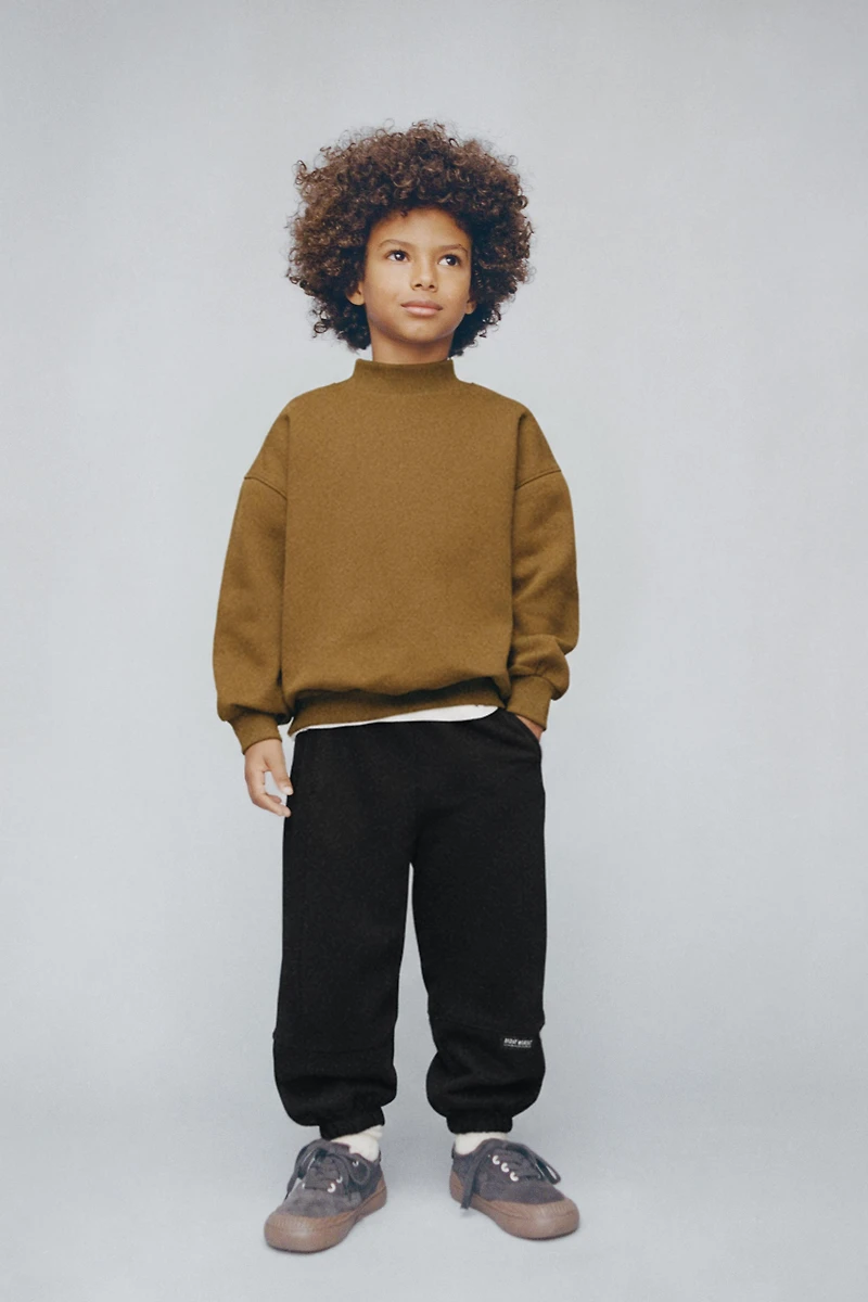 PLAIN MOCK NECK SWEATSHIRT