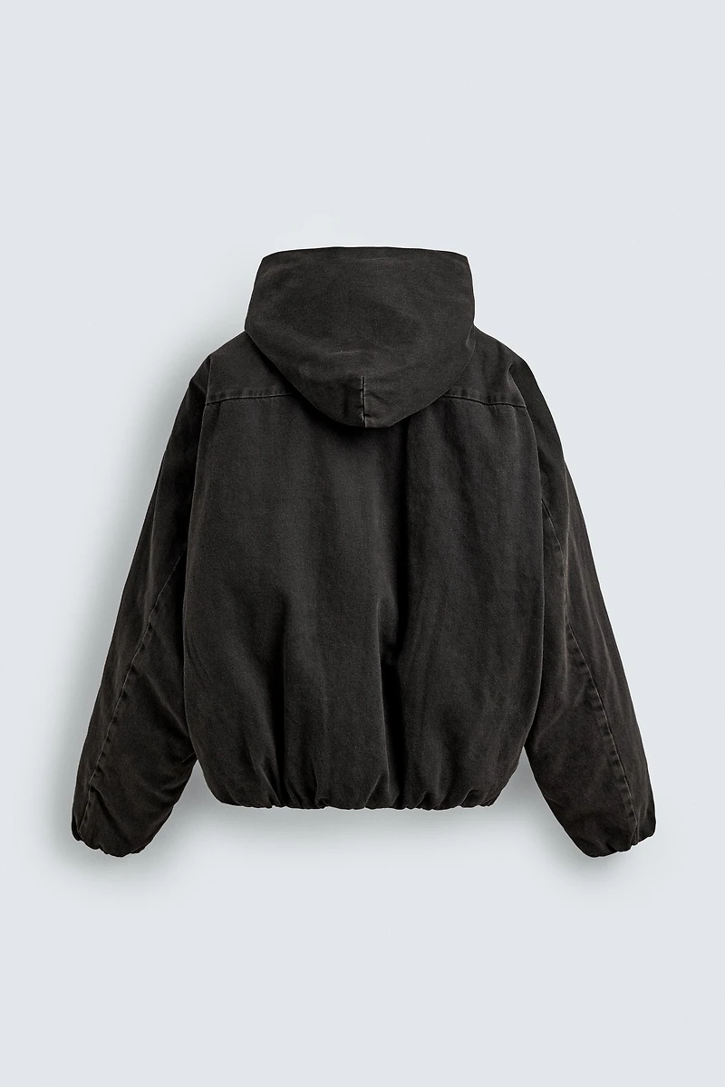 VESTE EN DENIM MATELASSÉ À CAPUCHE