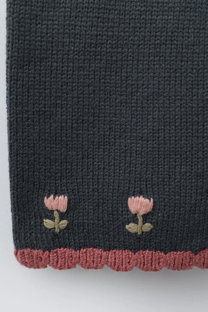 PANTALON JUPE-CULOTTE EN MAILLE FLEURS BRODÉES