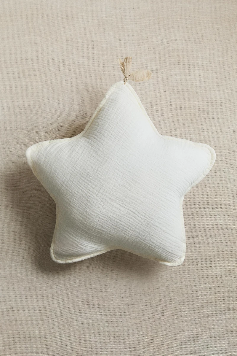 CHILDREN'S MUSLIN STAR THROW PILLOW