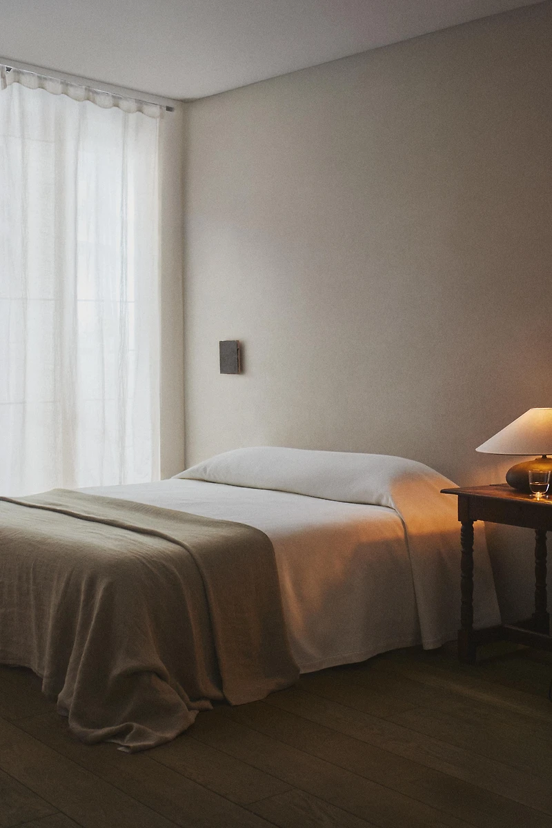 PIQUÉ HEMSTITCHING BEDSPREAD