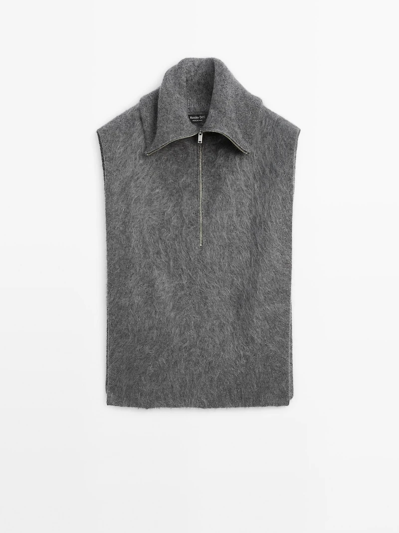 Long 100% cashmere zipped chest bag