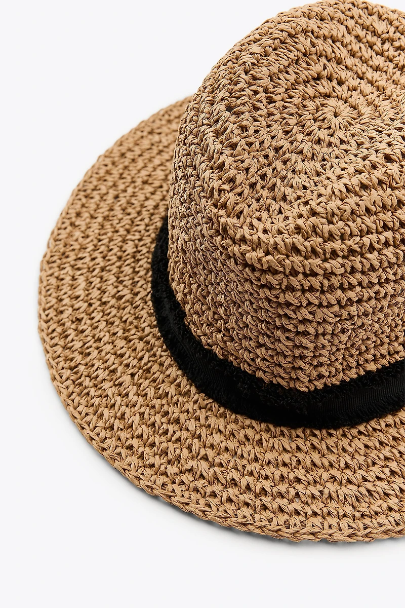 CONTRAST BAND HAT