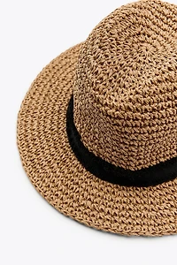 CONTRAST BAND HAT