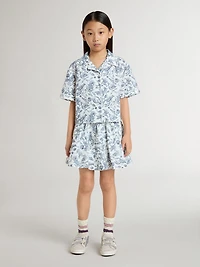 Girls’ white cropped shirt with blue print