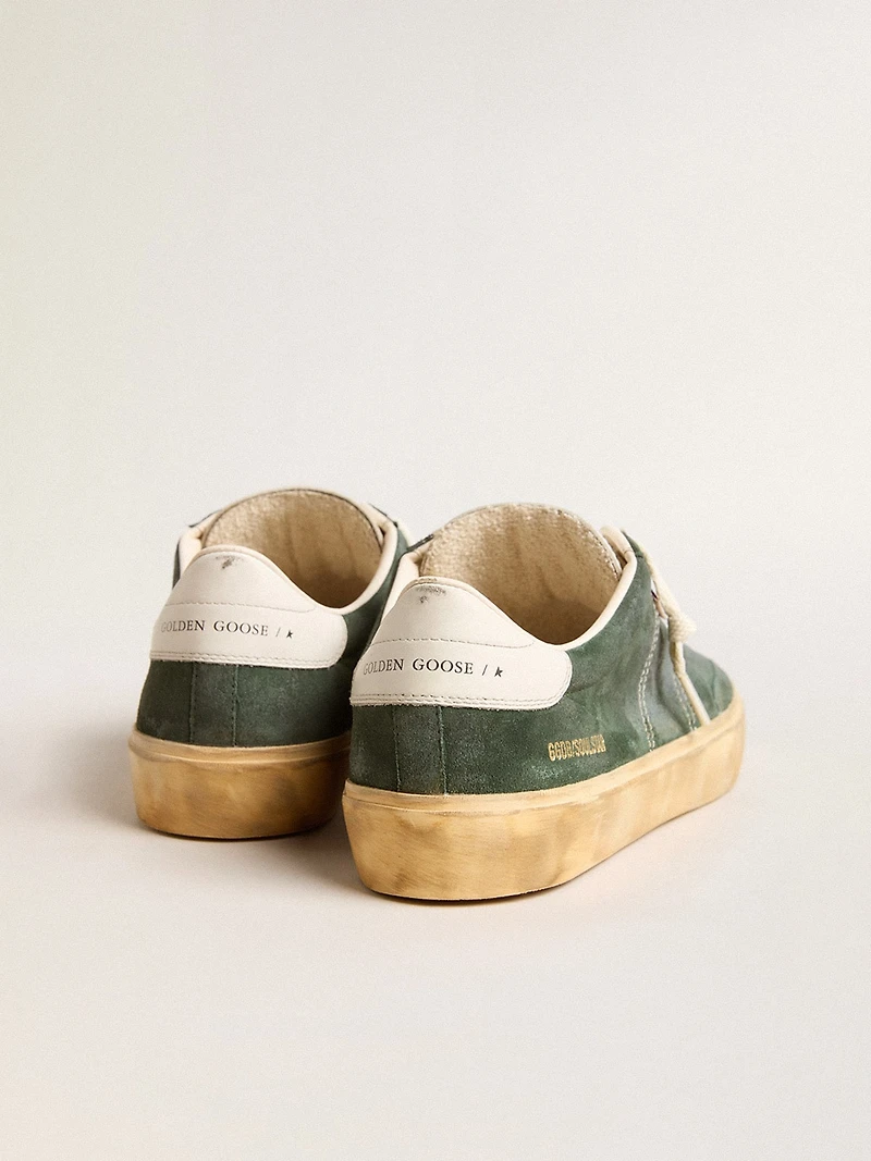Soul Star in green suede with milk-white leather heel tab