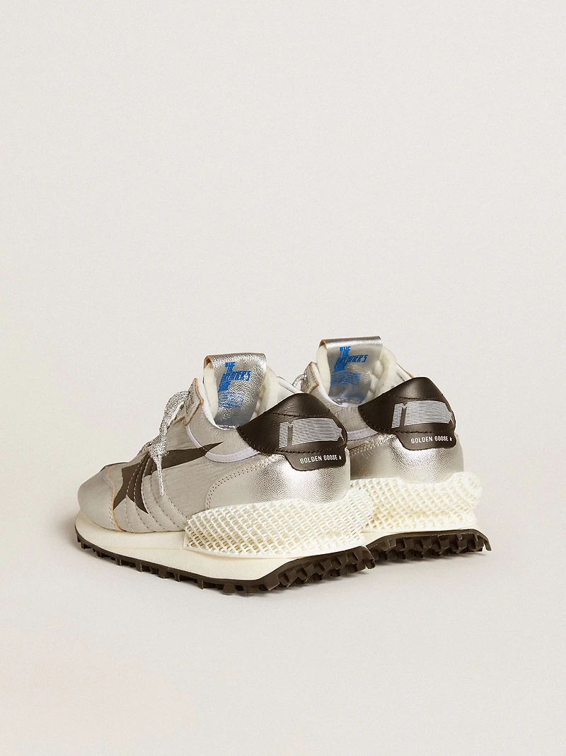 Men’s Marathon with silver ripstop nylon upper and black star