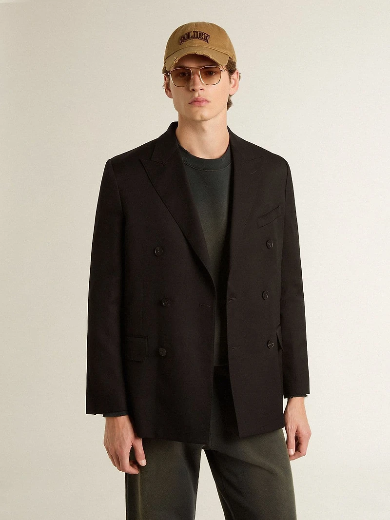 Men’s black double-breasted blazer with button fastening