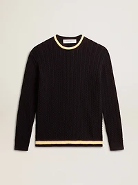 Men’s blue round-neck sweater with contrasting ribbing