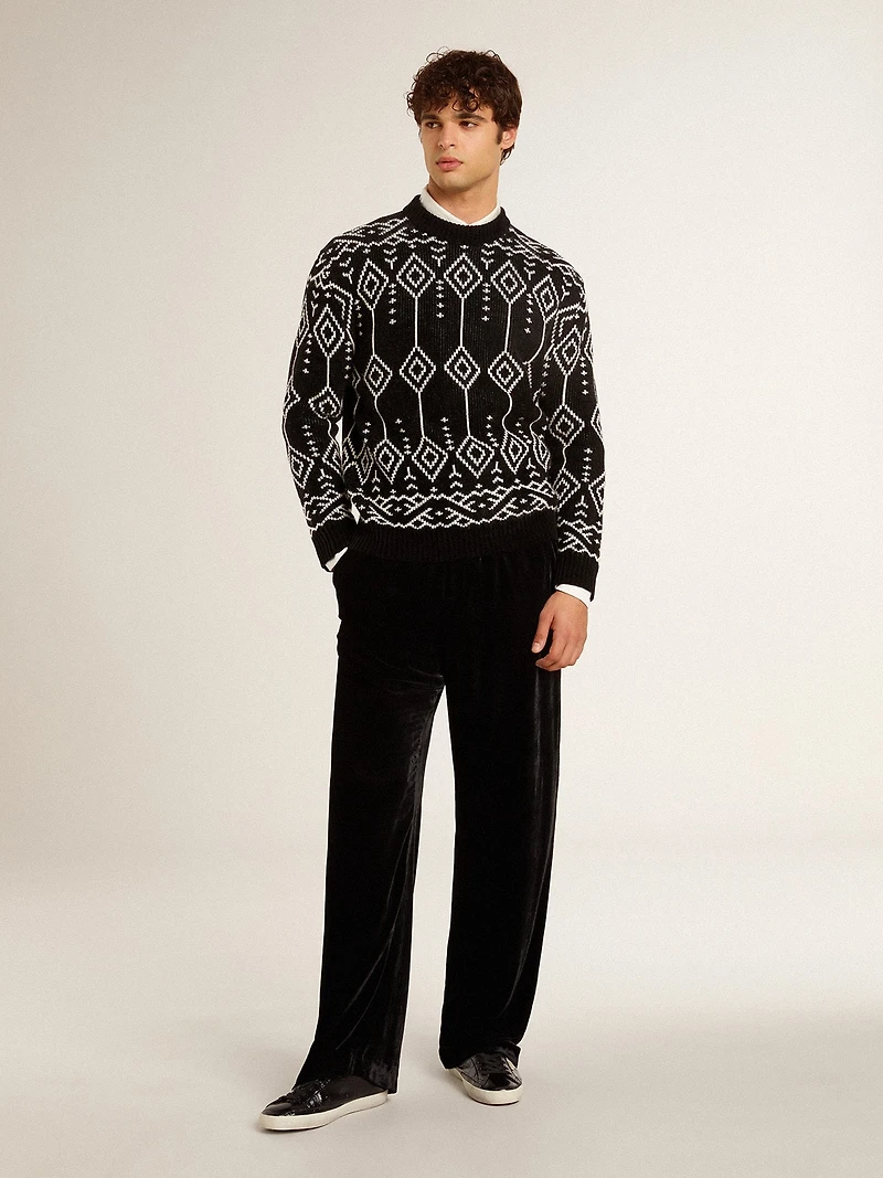 Men’s crew neck wool blend sweater with jacquard argyle design