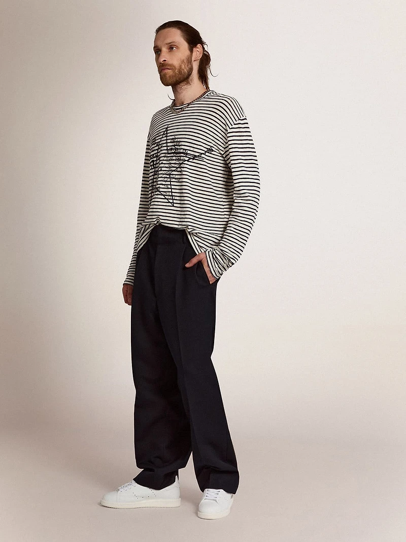 Men's T-shirt with white and blue stripes embroidery on the front