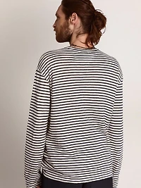 Men's T-shirt with white and blue stripes embroidery on the front
