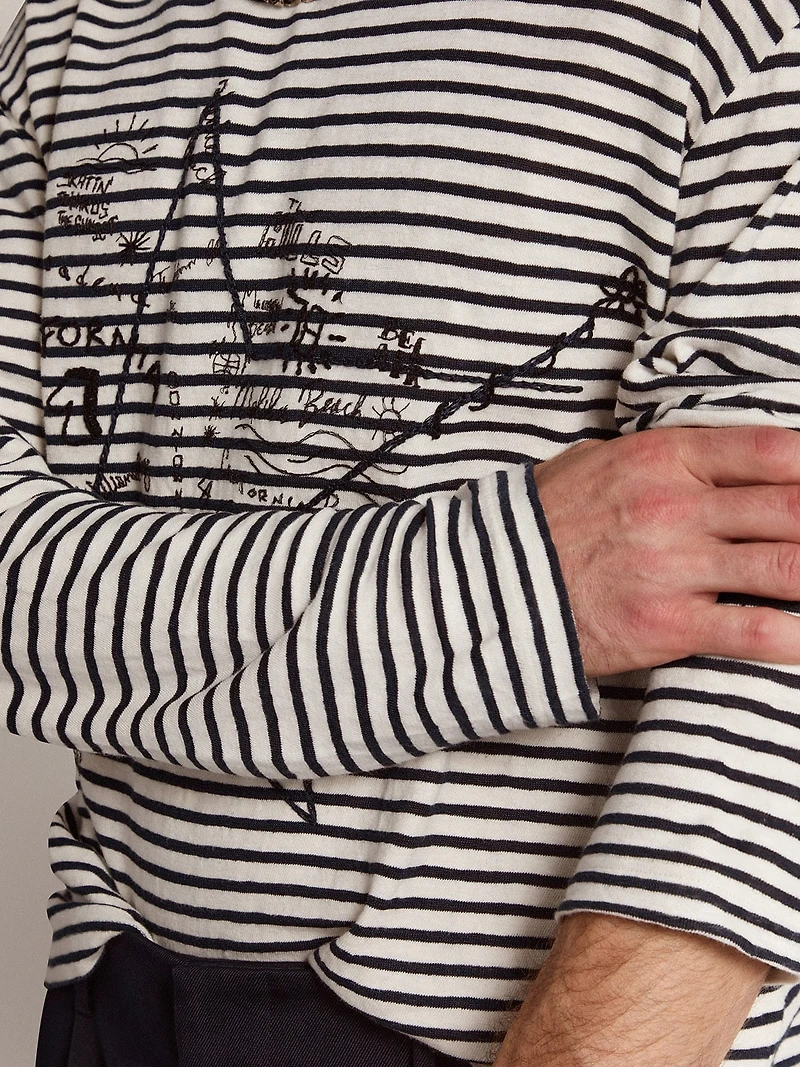 Men's T-shirt with white and blue stripes embroidery on the front