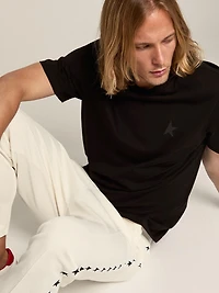 Black star Collection T-shirt with tone-on-tone on the front
