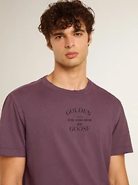 Men’s cotton T-shirt worn purple with logo print