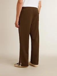 Men’s military green joggers with white logo