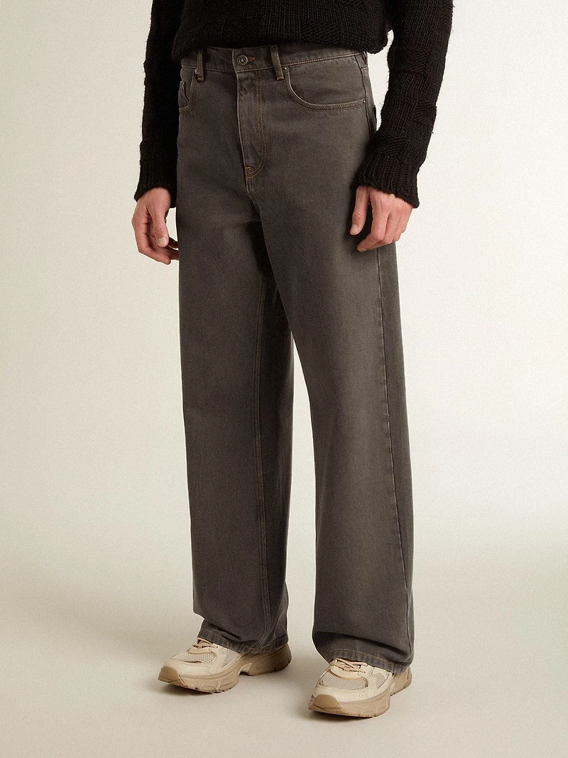 Men's dark gray jeans twist crease-wash denim