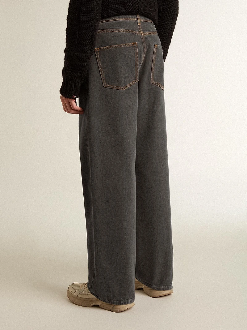 Men's dark gray jeans twist crease-wash denim