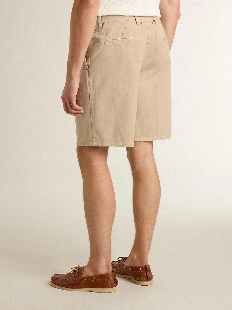 Men's Bermuda shorts beige denim with a lived-in look finish