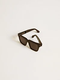 Square-style Jamie sunglasses with black frame and gold logo