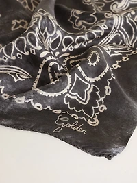 Anthracite gray scarf with paisley print