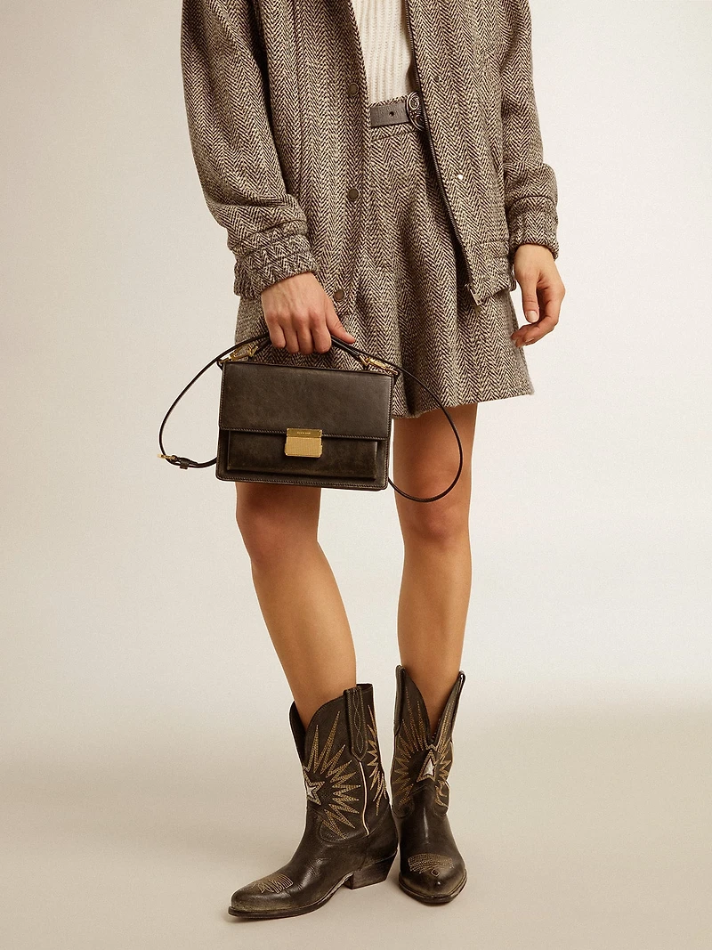 Venezia Bag in black distressed leather with gold details