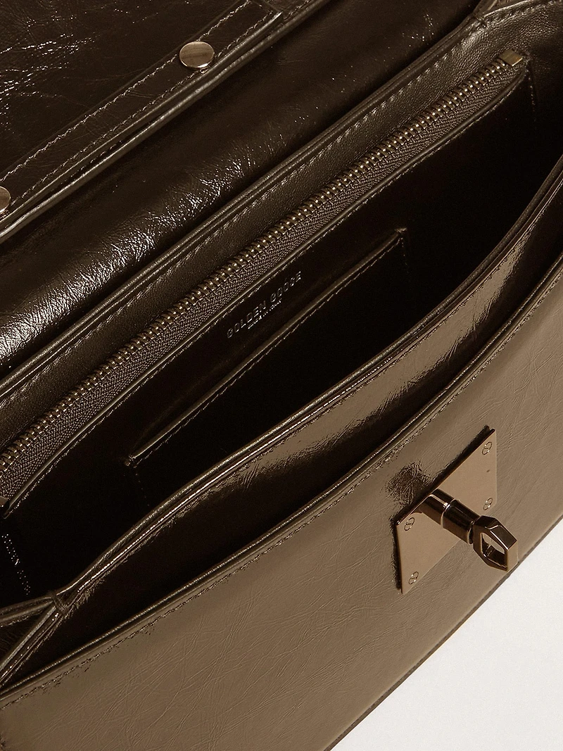 Gioia Bag in black glossy leather with metal details