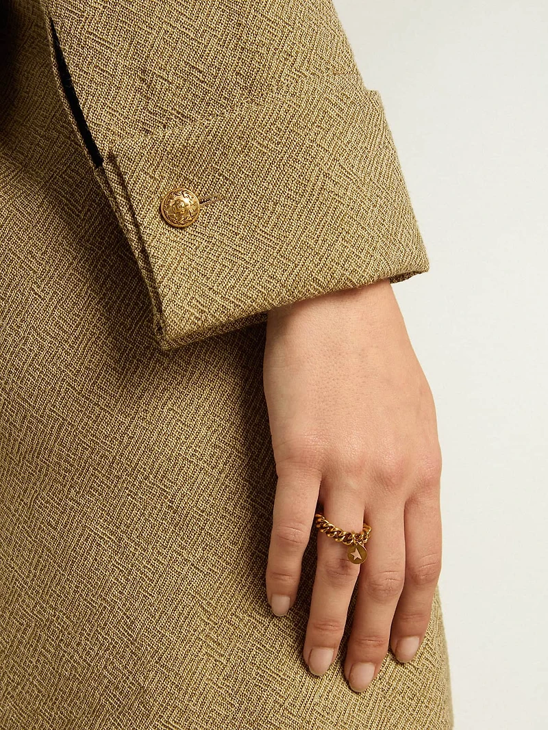 Ring in antique gold color with flexible links