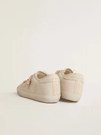 Super-Star pearl-colored canvas with a tone-on-tone mesh effect star