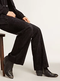 Young ankle boots black leather with sand-colored embroidery