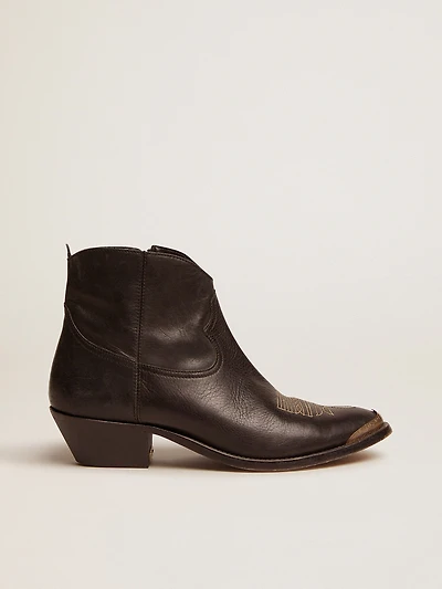 Young ankle boots black leather with sand-colored embroidery
