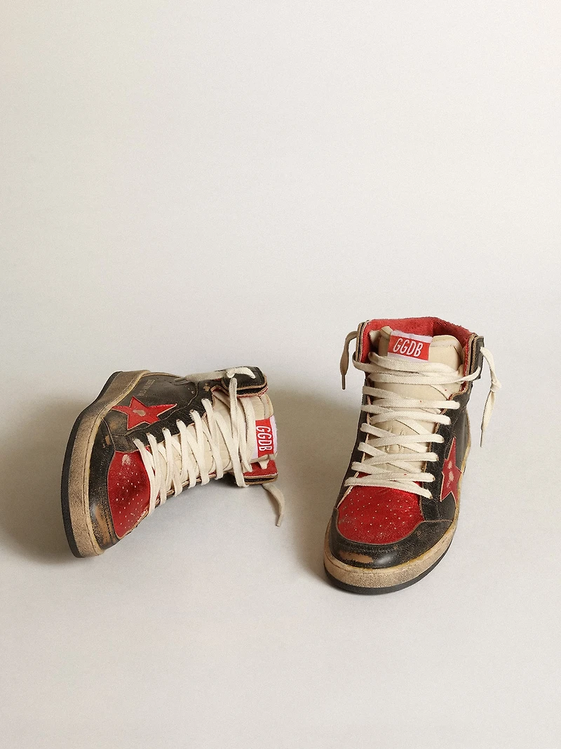 Women's Sky-Star black glossy leather with red star