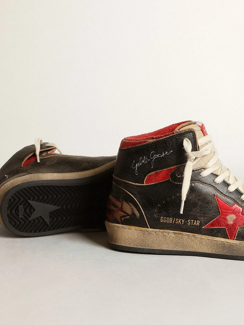 Women's Sky-Star black glossy leather with red star