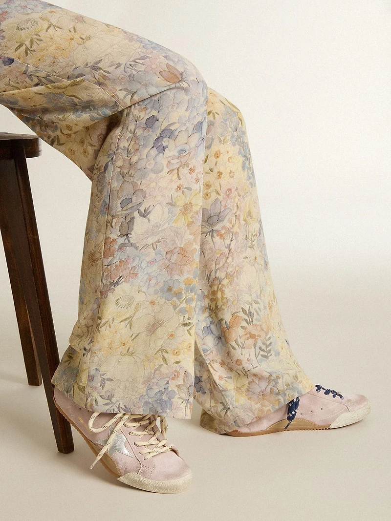Women's True-Star pastel pink suede with silver star and heel tab