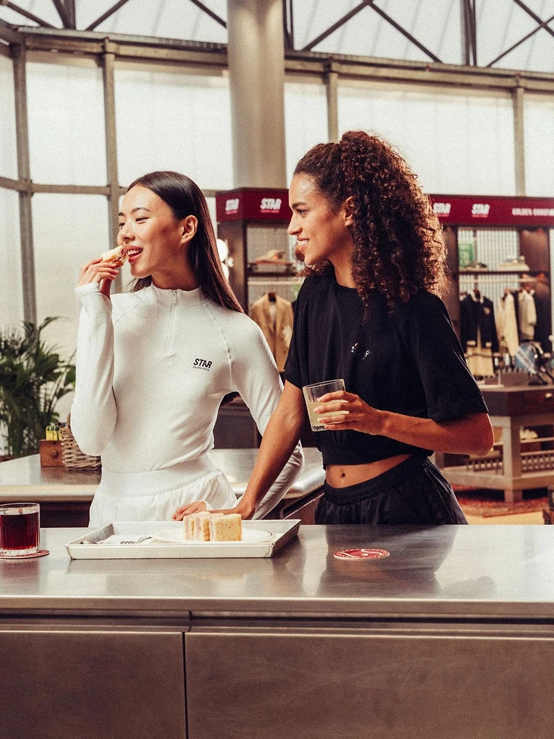 Pleated sports miniskirt white