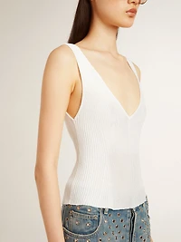 Sleeveless top embroidered with worn-white ribbing