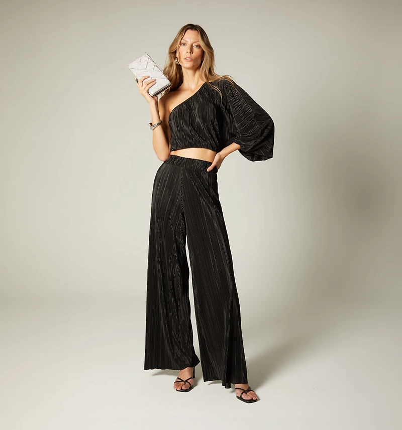 ONE-SLEEVE BLOUSE