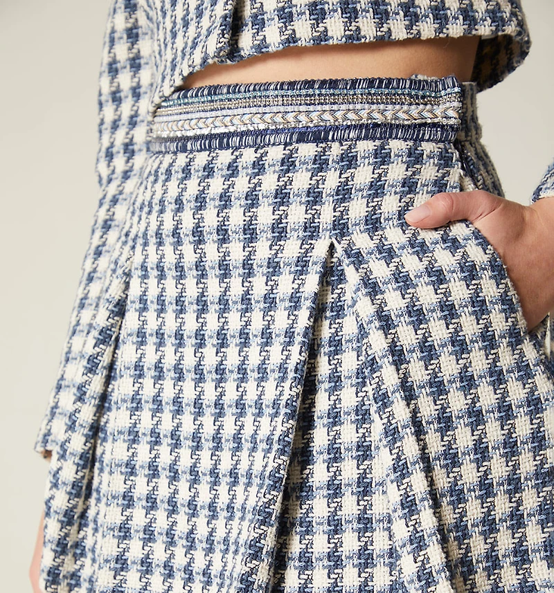 SHORT SKIRT WITH PLEATS