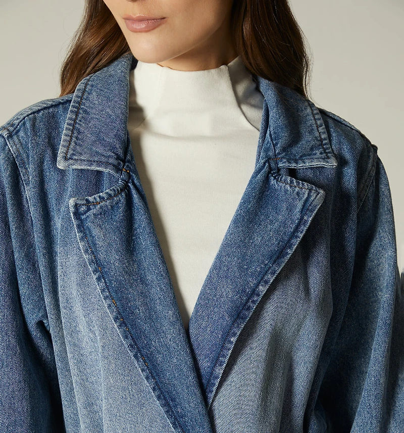 LONG JACKET, WITH LAPEL, BELT, BO