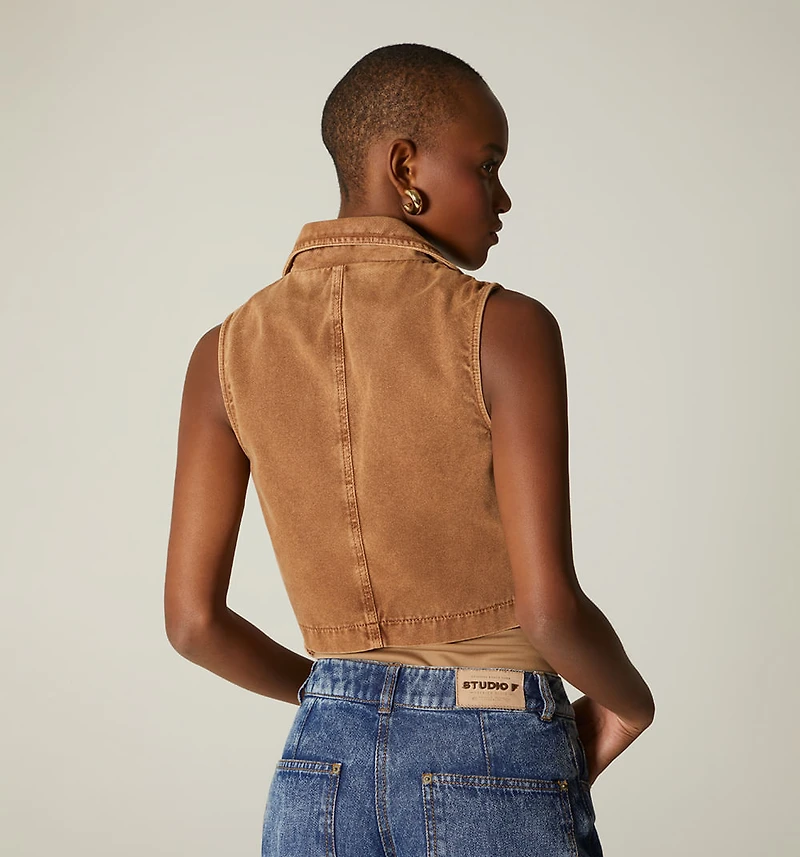SLEEVELESS VEST WITH LAPEL