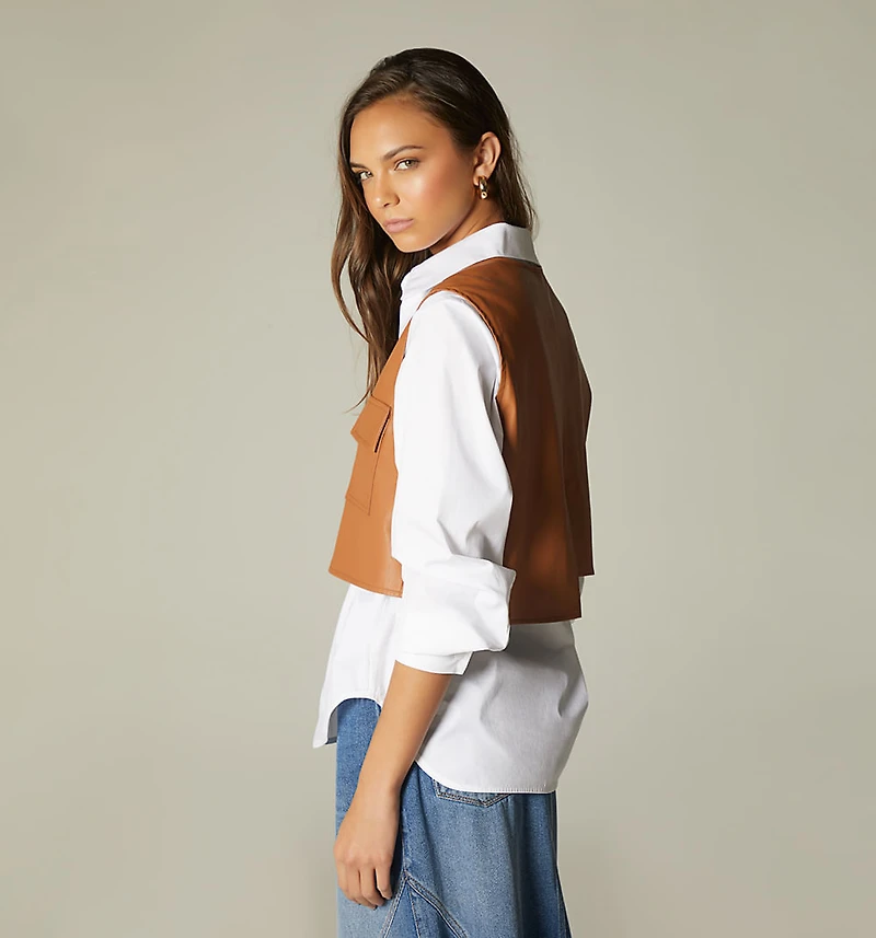 ASYMMETRIC VEST WITH HARDWARE