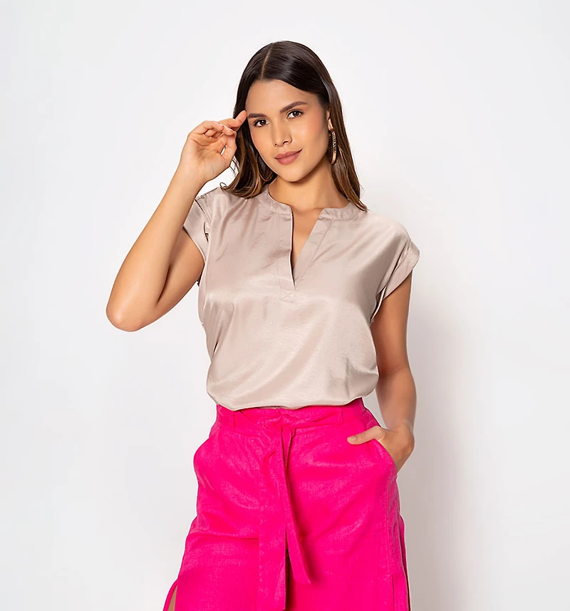 Basic Sleeveless Blouse