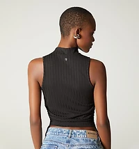 TURTLENECK SLEEVELESS BLOUSE
