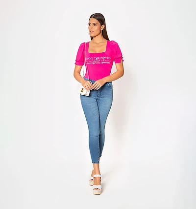 FITTED SHORT SLEEVE T-SHIRT WITH NECKLINE